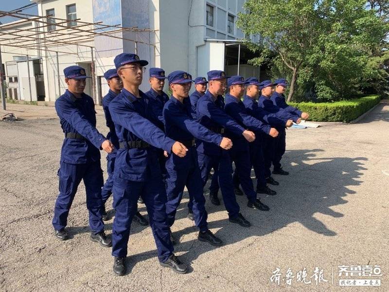 泰山区加强森林消防专业队伍建设首批18名森林专职消防员开训