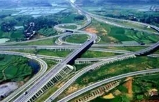 济泰高速济南段实现双幅贯通，今后济南到泰安仅半小时！