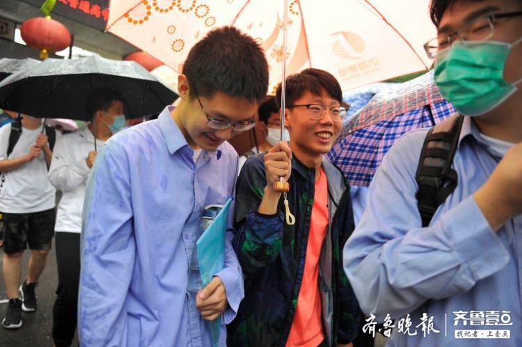 |山东高考物理考完后“拔火罐”火了 考生：心很凉