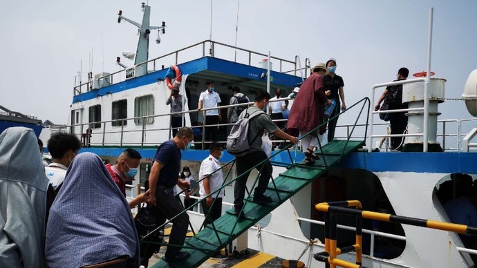 果然视频|近百名齐鲁壹点粉丝代表登船，我们要去大钦岛玩了！