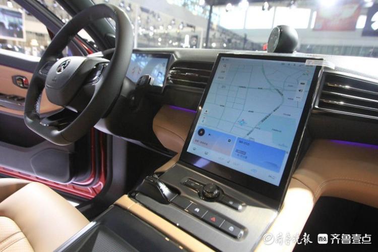 2020齐鲁车展：这些拥有超大中控屏的汽车，科技感十足