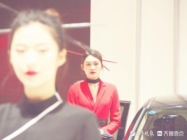 齐鲁国际车展，这些车模够冷艳！