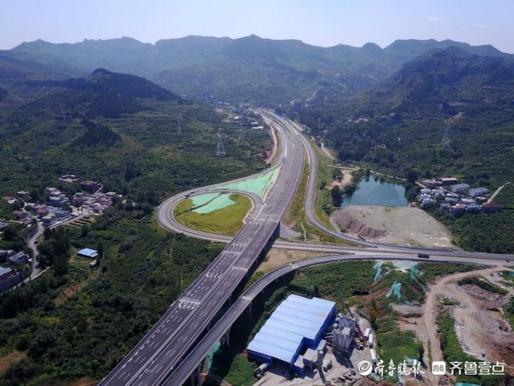 在建济泰高速济南段雄伟壮丽，工程已近尾声