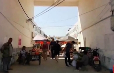 济南仲宫商业街商户遭遇如厕难，卖菜不敢喝水