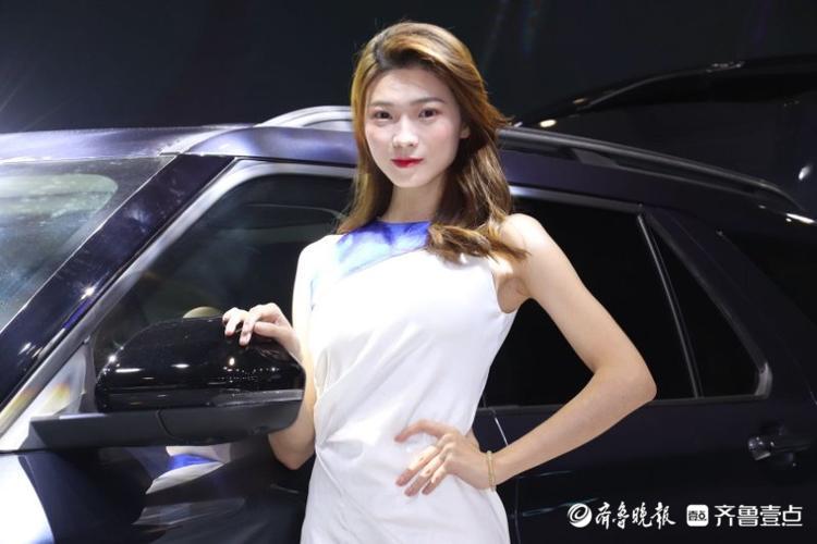 车模来啦！性感、甜美、冷酷范儿……你喜欢的风格这儿都有