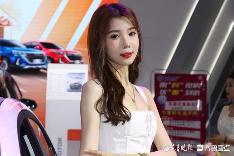 车模来啦！性感、甜美、冷酷范儿……你喜欢的风格这儿都有