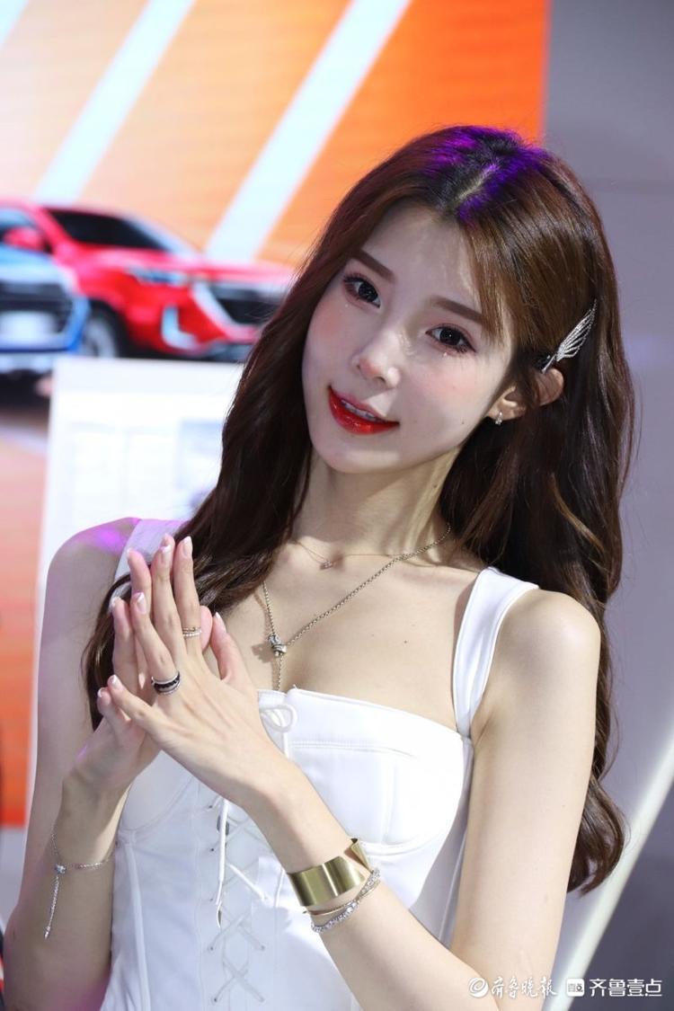 车模来啦！性感、甜美、冷酷范儿……你喜欢的风格这儿都有
