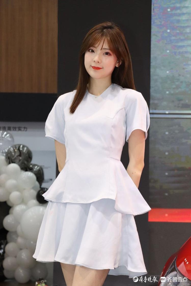 并上传到"齐鲁国际车展"抖音号上,抖音话题统一#齐鲁国际车展#,以点赞