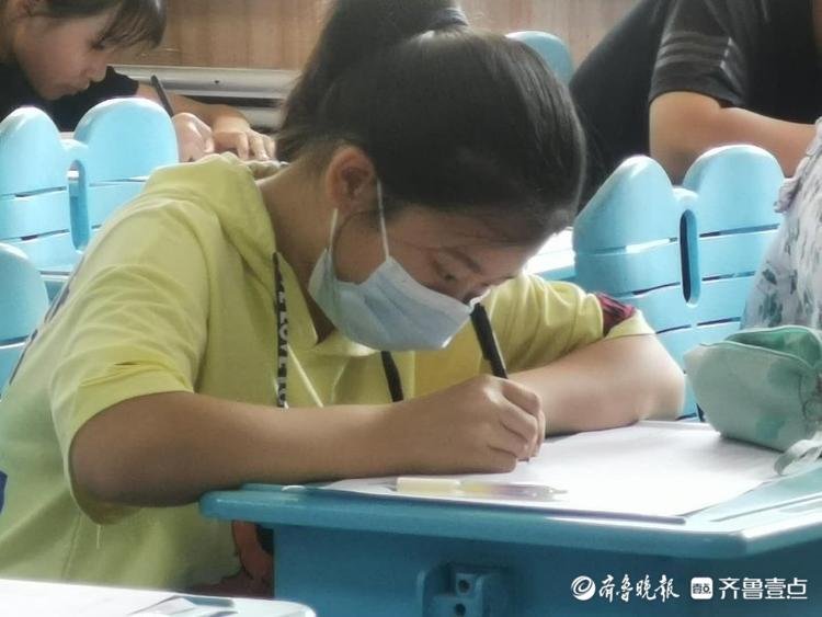 山东省第二届作文大赛鸣哨开考