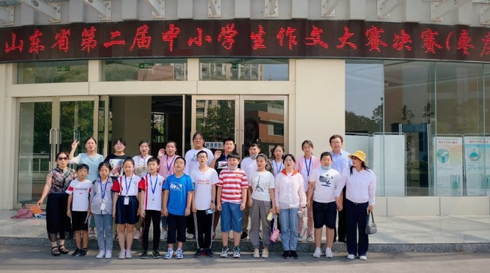 果然视频｜枣庄“小作家”们来啦！进赛场前老师家长千叮咛万嘱咐