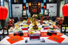 "泰安美食款待济南客"直播开始了！13日首站打卡鲁菜根东城店
