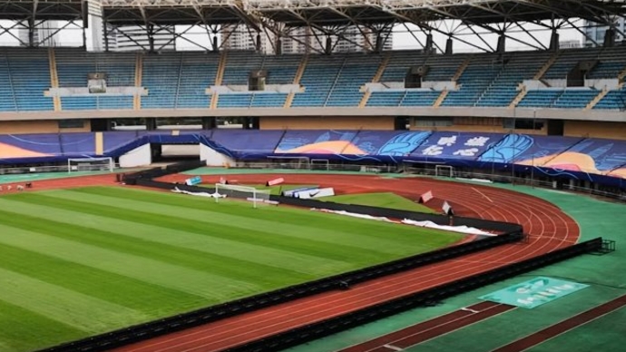 果然视频|鲁能与国安比赛场地准备如何？这些细节准备就绪！