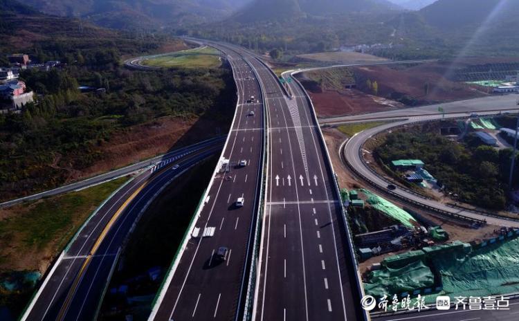 即将通车！航拍济泰高速最美雄姿