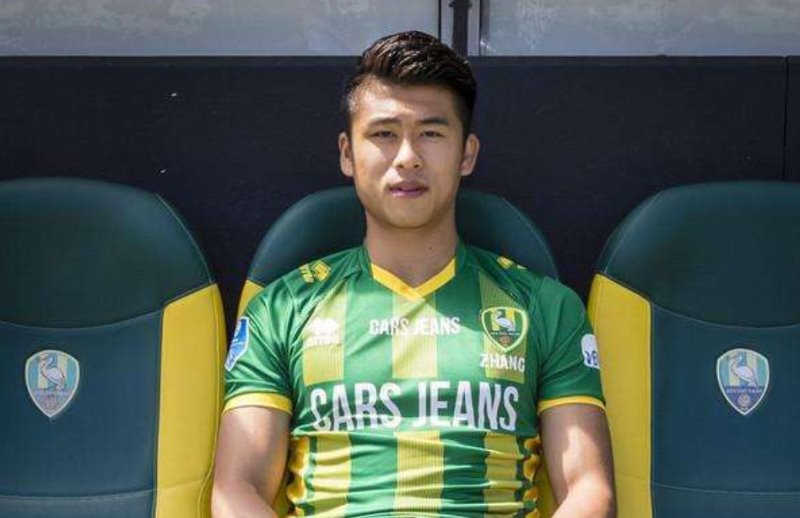 国安3分钟追平比分！鲁能暂1-1国安，比赛场面十分激烈