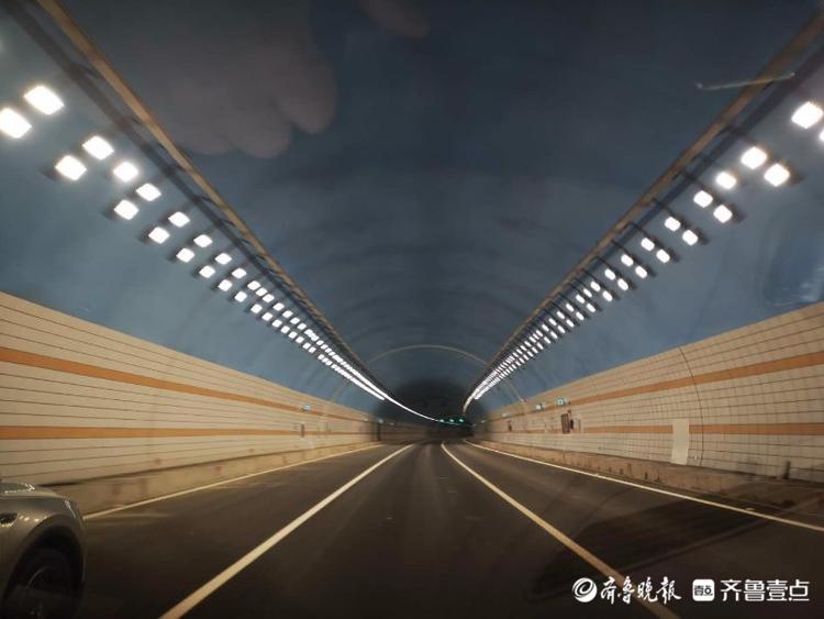 记者试跑济泰高速济南段，兴隆收费站到锦绣川仅需6分钟