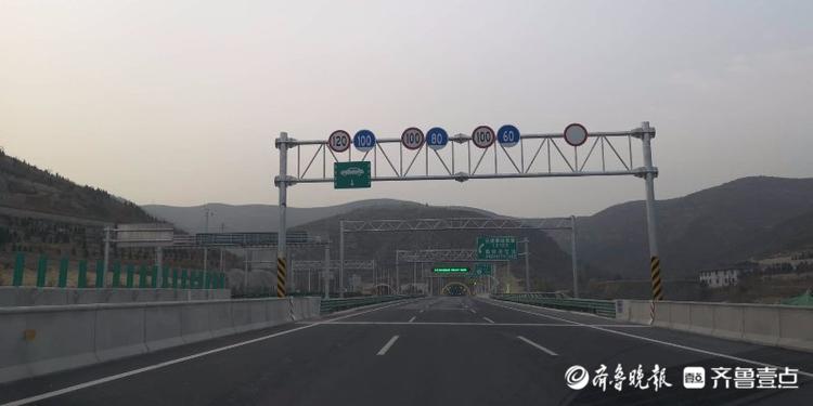 记者试跑济泰高速济南段，兴隆收费站到锦绣川仅需6分钟