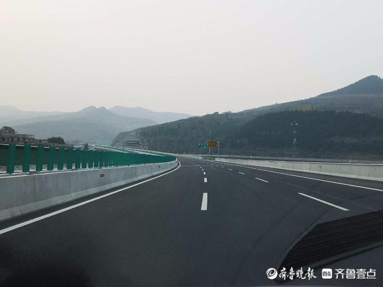记者试跑济泰高速济南段，兴隆收费站到锦绣川仅需6分钟