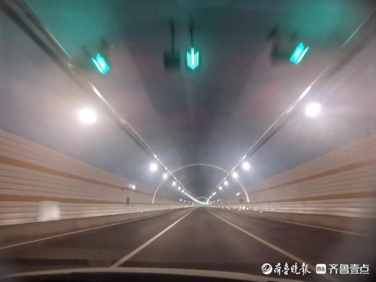 济泰高速通车提前“探班”，晨光中的朦胧之美