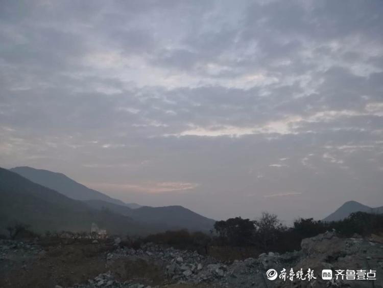 济泰高速通车提前“探班”，晨光中的朦胧之美