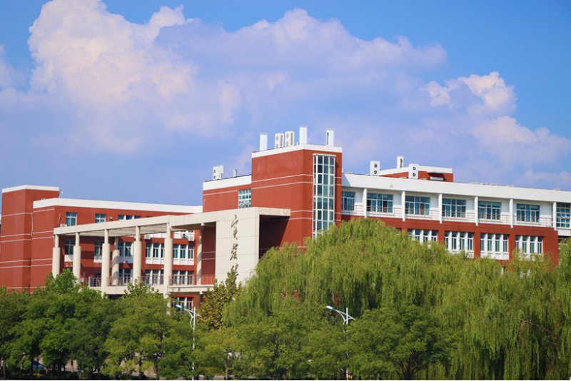 寻找山东最美大学校园齐鲁师范学院刘瑞鹏校园风光