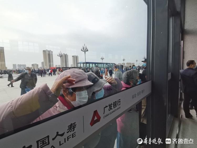 终于盼“莱”了！潍莱高铁通车首日，平度站开启“人从众”模式