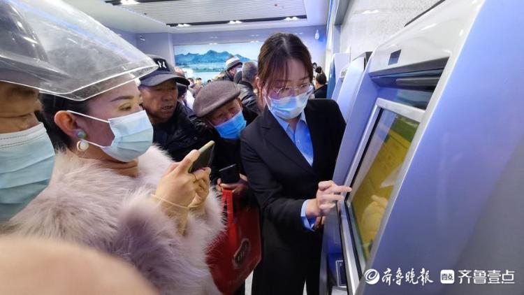 终于盼“莱”了！潍莱高铁通车首日，平度站开启“人从众”模式