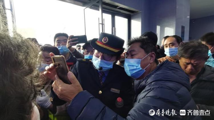 终于盼“莱”了！潍莱高铁通车首日，平度站开启“人从众”模式