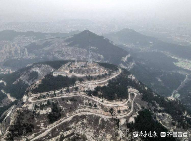 情报站|航拍济南佛慧山，山路蜿蜒深邃，形态万千！