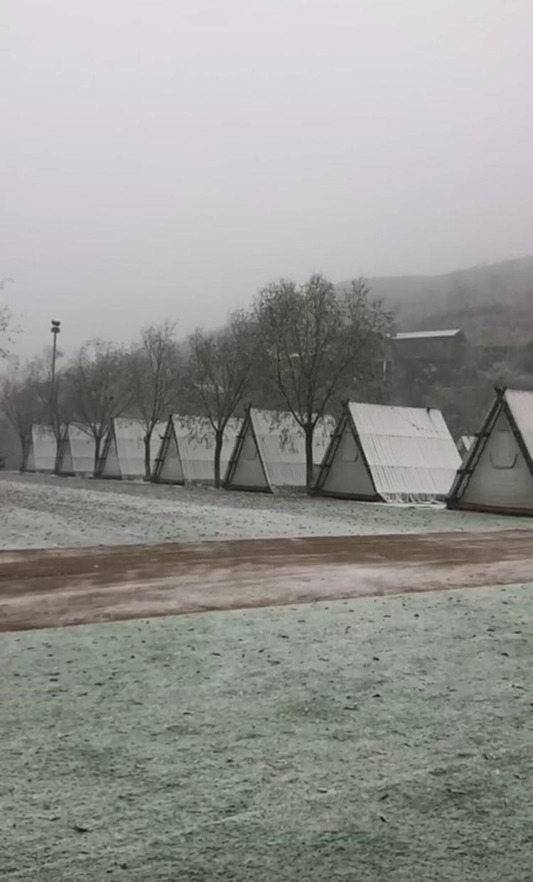 又见飞雪！济南九如山度假风景区迎来今冬第二场降雪