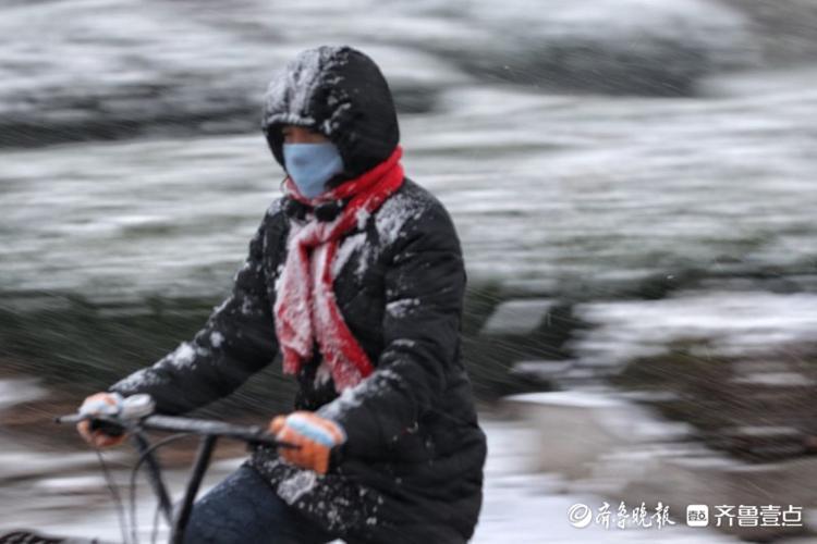 来济南钢城区看雪！银装素裹场面有点壮观