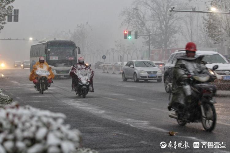 来济南钢城区看雪！银装素裹场面有点壮观