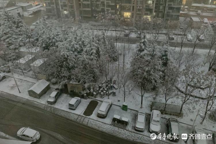 来济南钢城区看雪！银装素裹场面有点壮观