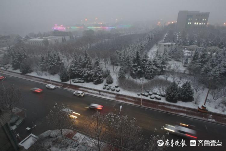 来济南钢城区看雪！银装素裹场面有点壮观
