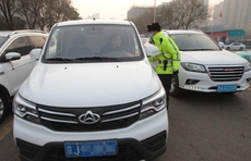 济南交警回应限行：横穿经十路等不受限，高峰时段可这样绕行