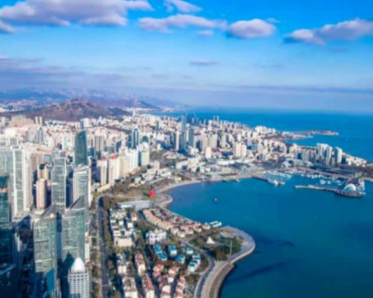 12月14日，青岛发布六条人才新政，均为顺应青岛创业城市建设而配套制定的人才政策，其目的在于集聚人才、留住人才、用好人才。