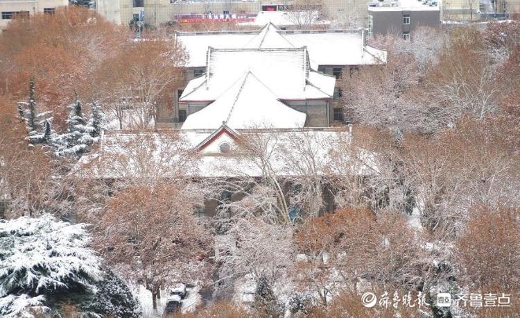 雪后最美是校园，俯拍山东师大雪景素雅美丽