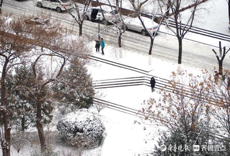 雪后最美是校园，俯拍山东师大雪景素雅美丽
