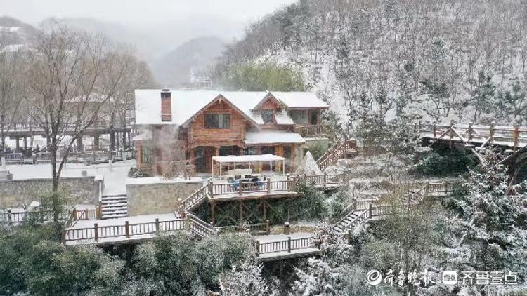 济南雪后南山变仙境，九如山景色梦幻