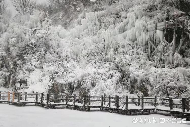 流瀑、冰挂、雾凇、白雪相融，济南九如山变成梦幻世界