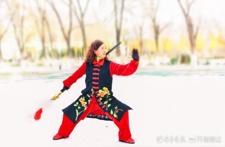 雪后的东营体育公园