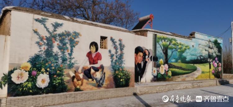 雪后鲁西东阿县艾山脚下，村庄沉浸在冬日宁静中