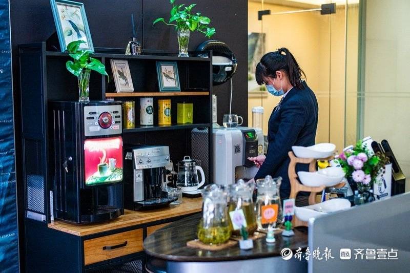 4s店里的温馨小水吧