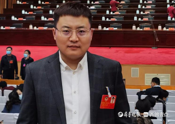 临沂市政协委员王龙飞直播电商服务体系这些方面还需加把劲