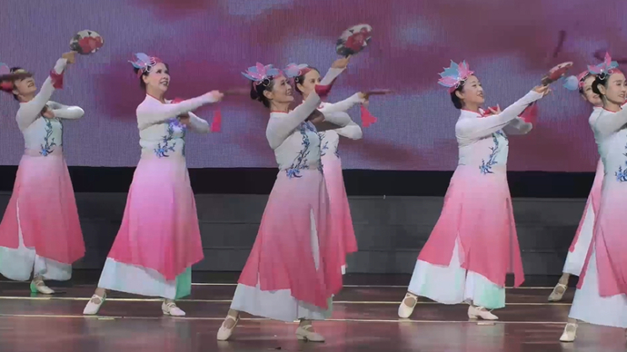 2021年“情暖军休”端上春晚丨《桃花谣》