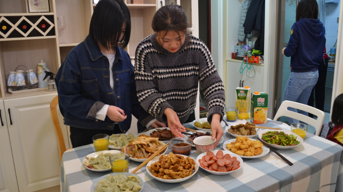 果然视频￨超暖心！山师辅导员邀请留校学生回家吃年夜饭