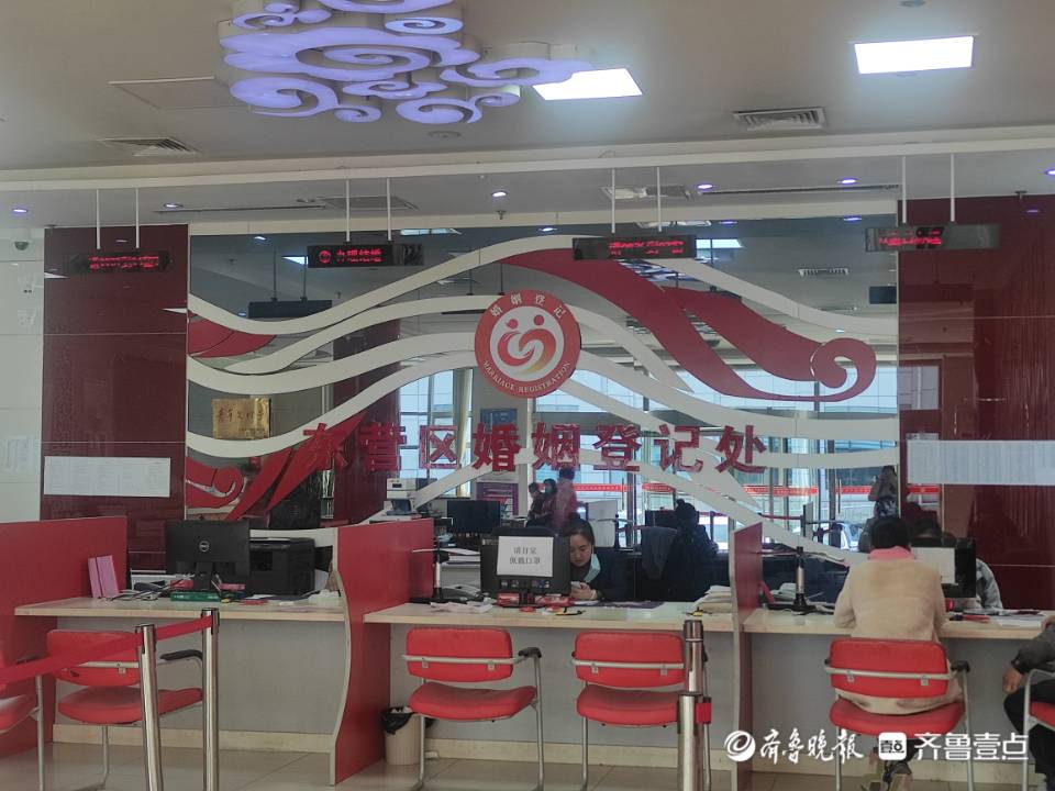 其中,离婚登记增加了一项全新的制度,即"离婚冷静期"制度.