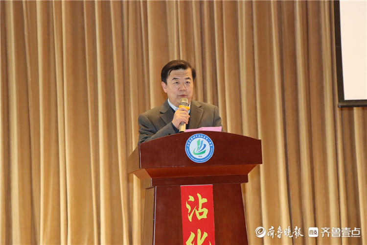 绽放自我争做出彩人沾化一中庆三八联欢会圆满落幕