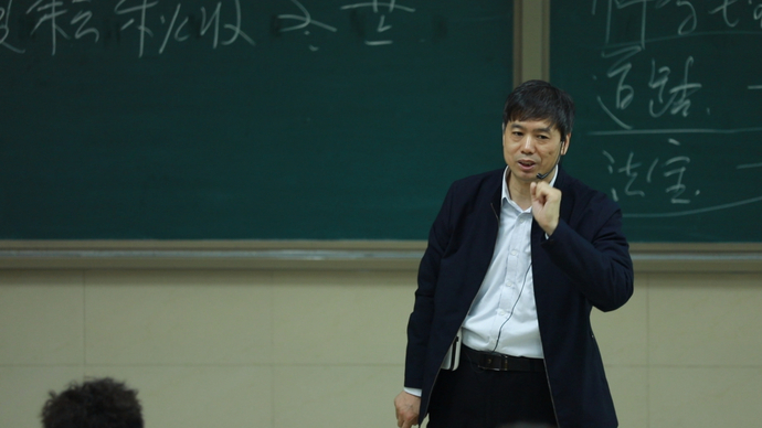 果然视频·我的思政课老师|靠“言值”圈粉，我的名字叫“朋忠”