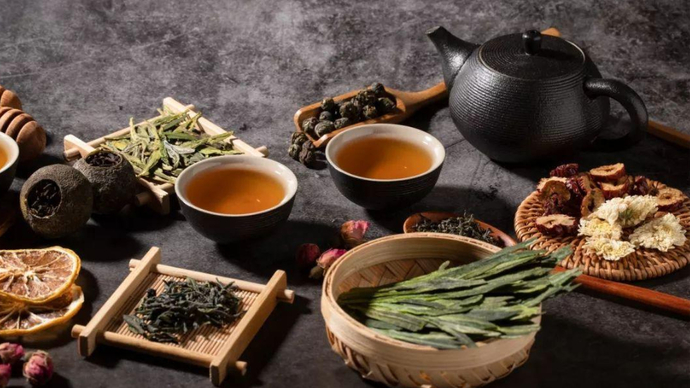 中医百家讲坛丨你真的会喝茶吗？中医帮你选一选