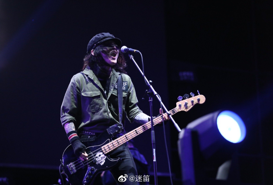 登上济南迷笛，专访“宝藏乐队”过失：“我们是黑夜中的萤火虫”